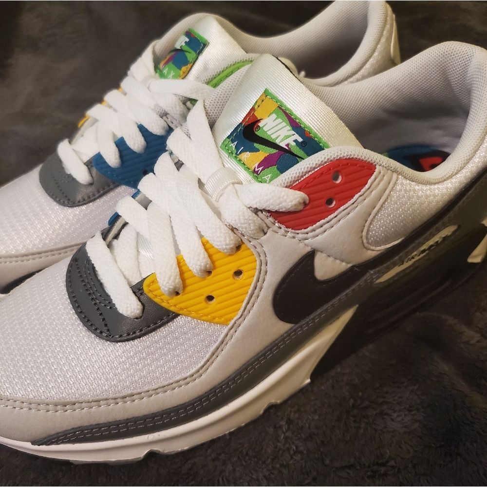 Nike Air Max 90, 8 in Mens 9.5 Women's, White